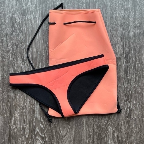 Triangl Swimwear bikini bottom & bag. Medium - Picture 1 of 15